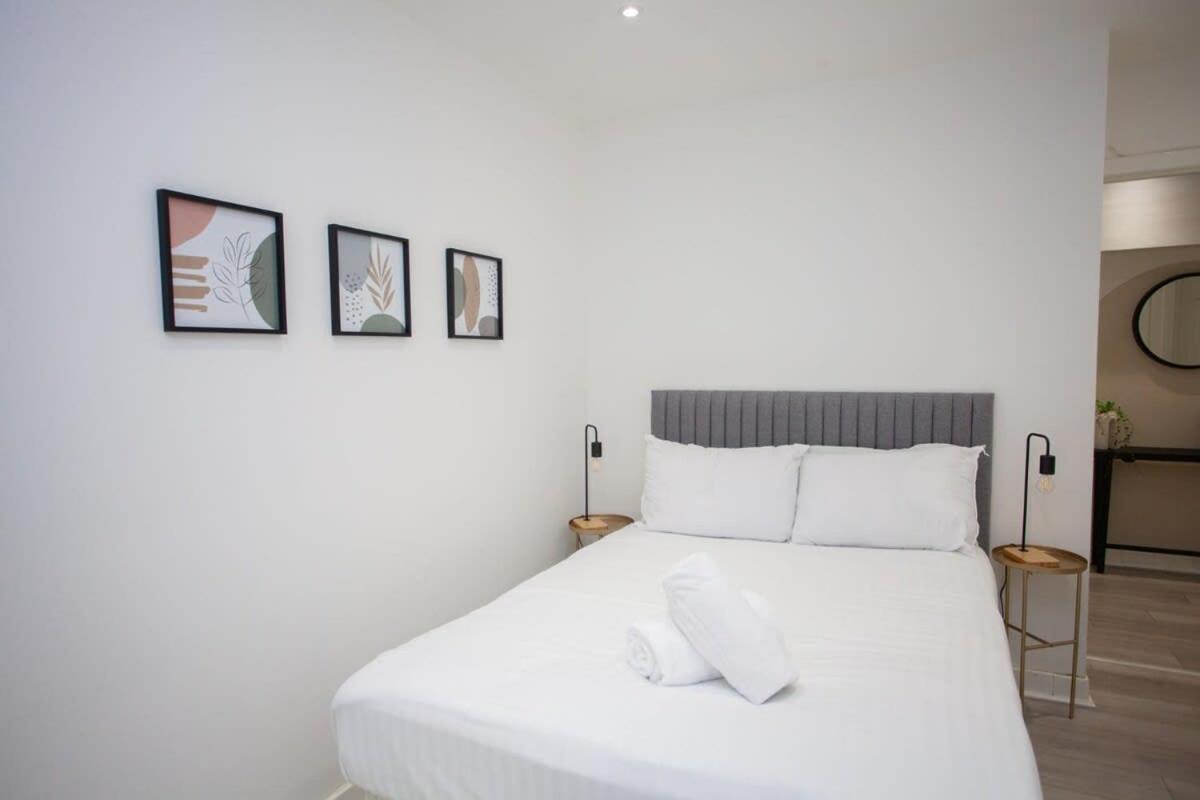Bright Central Flat With Balcony And Free Parking Glasgow Bagian luar foto